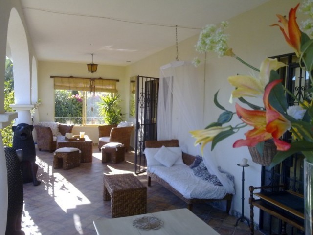 Villa con 7 Dormitorios  en Nueva Andalucía
