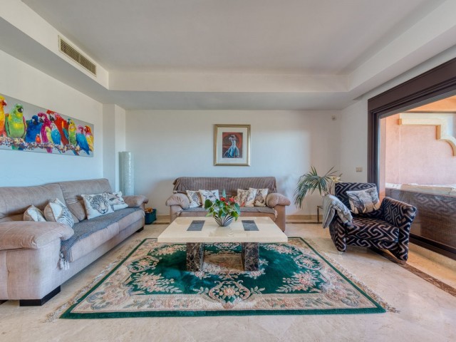 3 Bedrooms Townhouse in Estepona