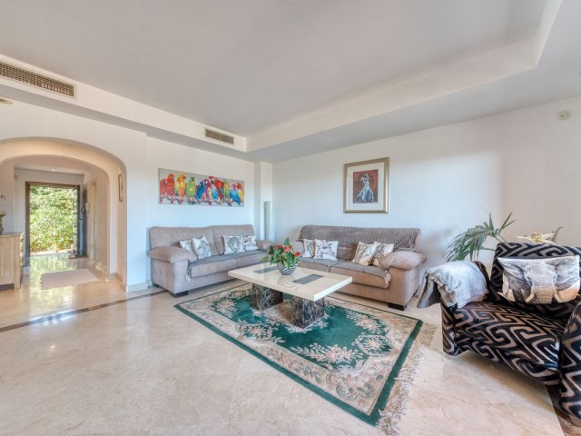 3 Bedrooms Townhouse in Estepona