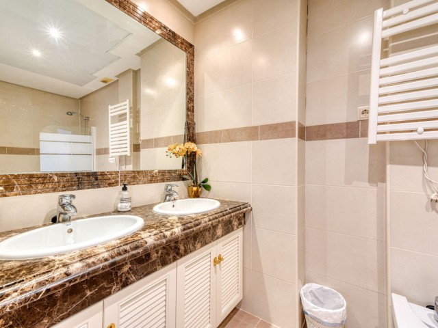 3 Bedrooms Townhouse in Estepona