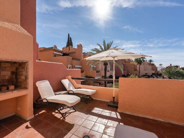 3 Bedrooms Townhouse in Nueva Andalucía