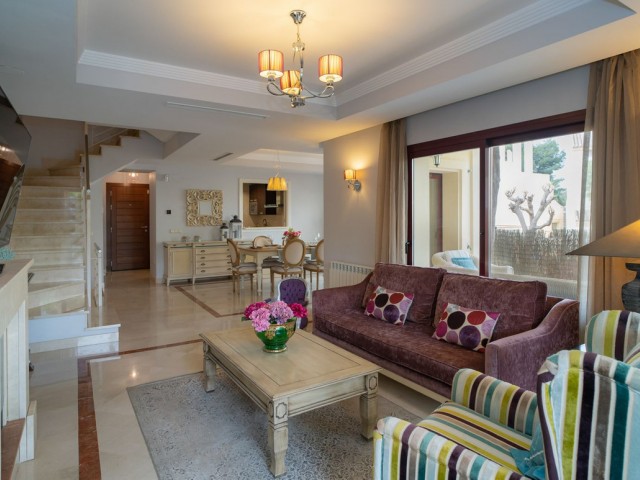 4 Bedrooms Townhouse in Nueva Andalucía