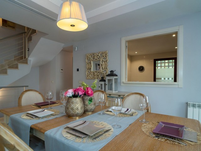 4 Bedrooms Townhouse in Nueva Andalucía