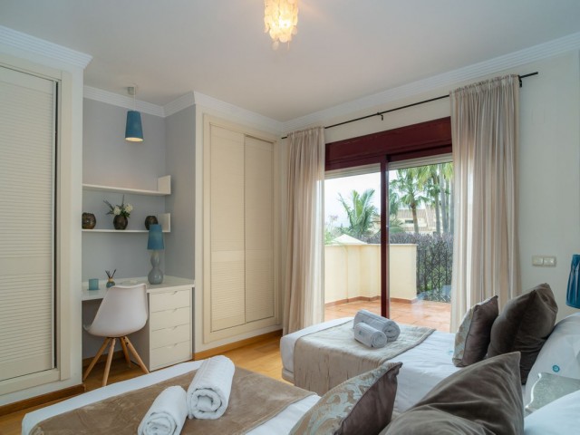4 Bedrooms Townhouse in Nueva Andalucía