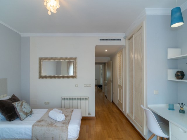 4 Bedrooms Townhouse in Nueva Andalucía