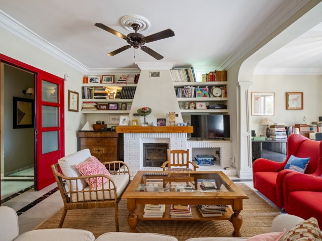 4 Bedrooms Villa in Marbella