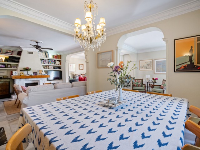 4 Bedrooms Villa in Marbella