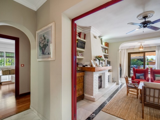 4 Bedrooms Villa in Marbella