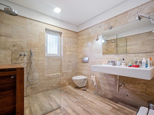 4 Bedrooms Villa in Marbella