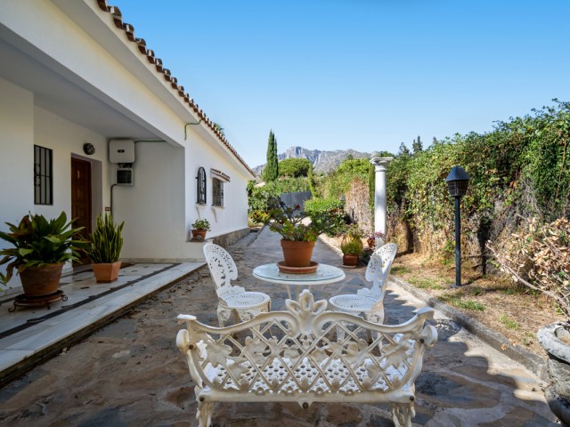 4 Bedrooms Villa in Marbella