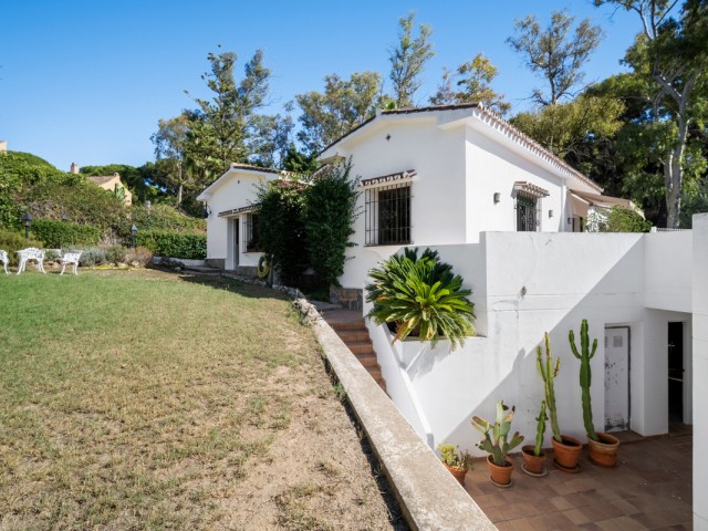 4 Bedrooms Villa in Marbella