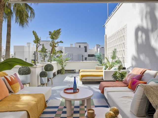 Apartment, Torrequebrada, R5315251