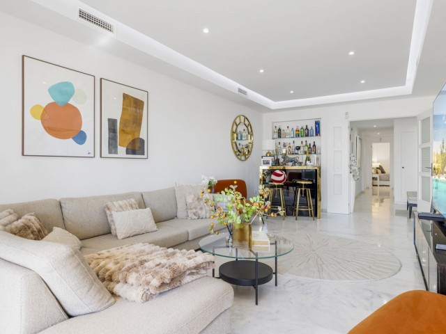 Apartment, Torrequebrada, R5315251