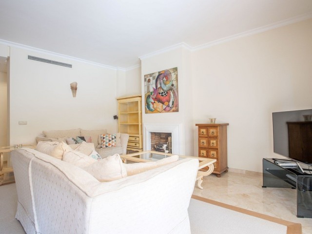 3 Bedrooms Apartment in Benahavís