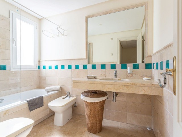 3 Bedrooms Apartment in Benahavís