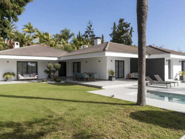 Villa avec 5 Chambres  à Marbella