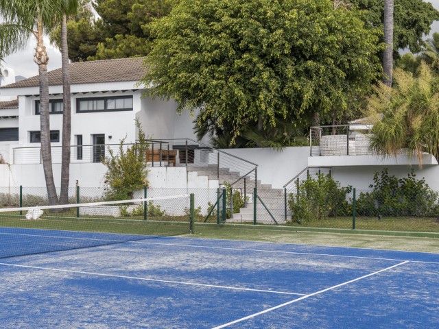 Villa avec 5 Chambres  à Marbella