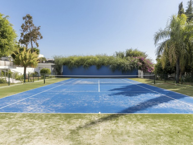 Villa avec 5 Chambres  à Marbella