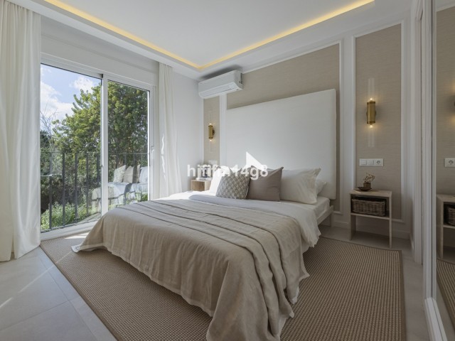 4 Bedrooms Townhouse in Nueva Andalucía