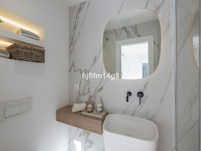 4 Bedrooms Townhouse in Nueva Andalucía