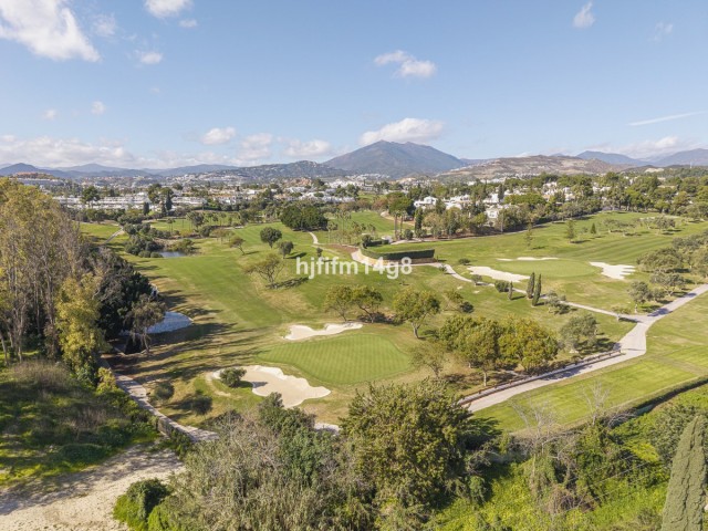 4 Bedrooms Townhouse in Nueva Andalucía
