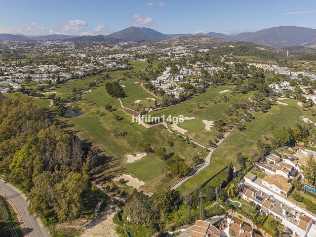 4 Bedrooms Townhouse in Nueva Andalucía