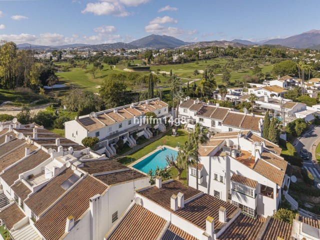 4 Bedrooms Townhouse in Nueva Andalucía