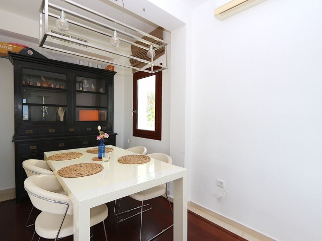 Villa con 3 Dormitorios  en Cerros del Aguila