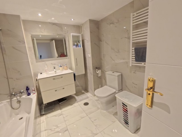 Appartement avec 3 Chambres  à El Pinillo