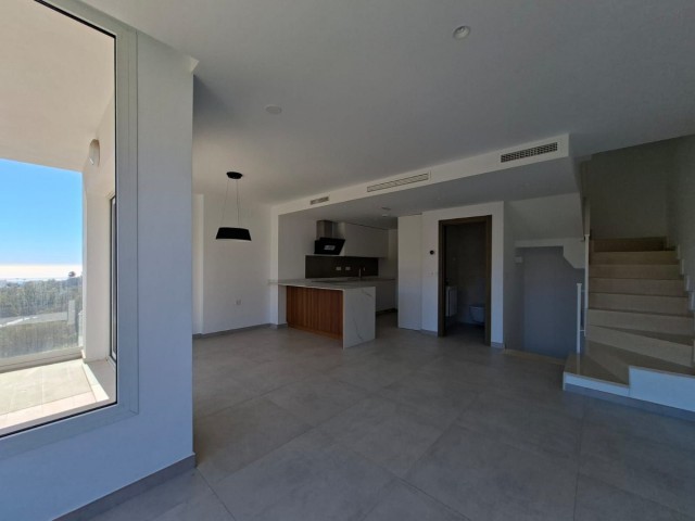 3 Bedrooms Townhouse in Fuengirola