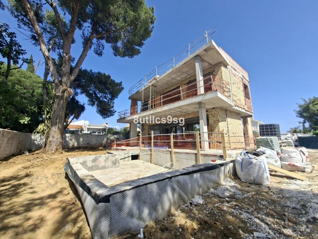 5 Bedrooms Villa in Atalaya