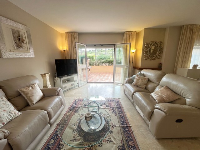 4 Bedrooms Townhouse in Nueva Andalucía