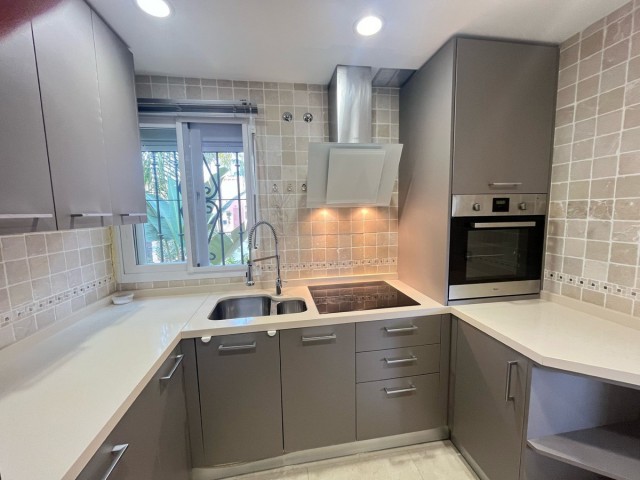 4 Bedrooms Townhouse in Nueva Andalucía