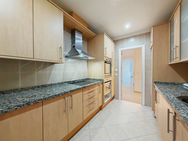 2 Bedrooms Apartment in Elviria