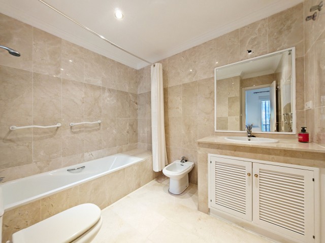 2 Bedrooms Apartment in Elviria