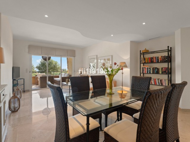 3 Bedrooms Apartment in Elviria