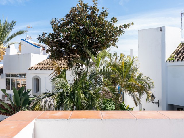 4 Bedrooms Townhouse in Nueva Andalucía