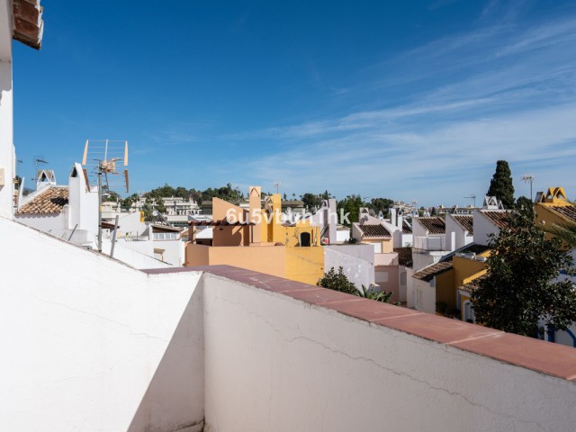 4 Bedrooms Townhouse in Nueva Andalucía