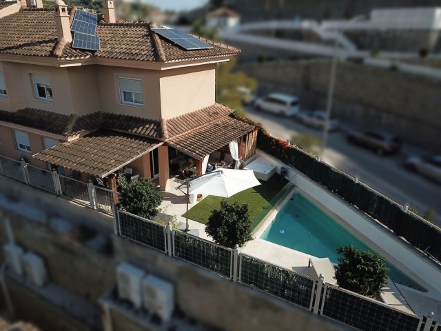 Huvila, Málaga