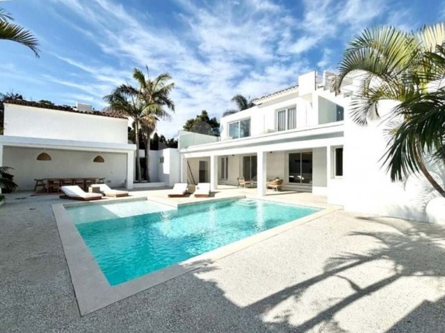 6 Bedrooms Villa in Marbella
