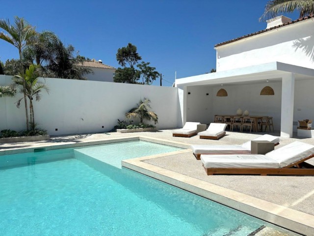6 Bedrooms Villa in Marbella