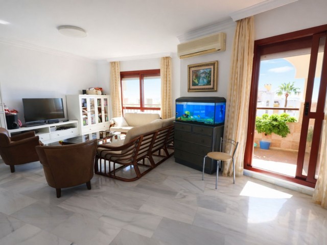 4 Bedrooms Apartment in Arroyo de la Miel