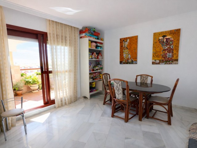 4 Bedrooms Apartment in Arroyo de la Miel