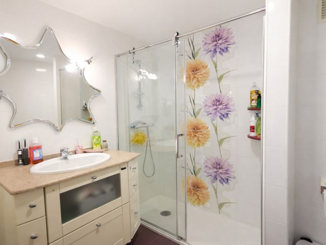 4 Bedrooms Apartment in Arroyo de la Miel