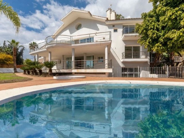 Villa, Los Almendros, R5321914