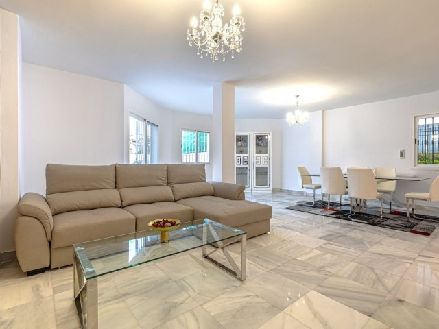 2 Bedrooms Townhouse in Nueva Andalucía