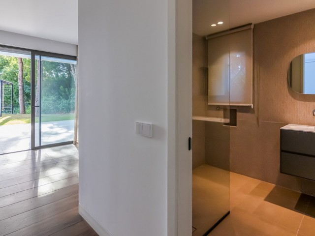 5 Bedrooms Villa in Sotogrande