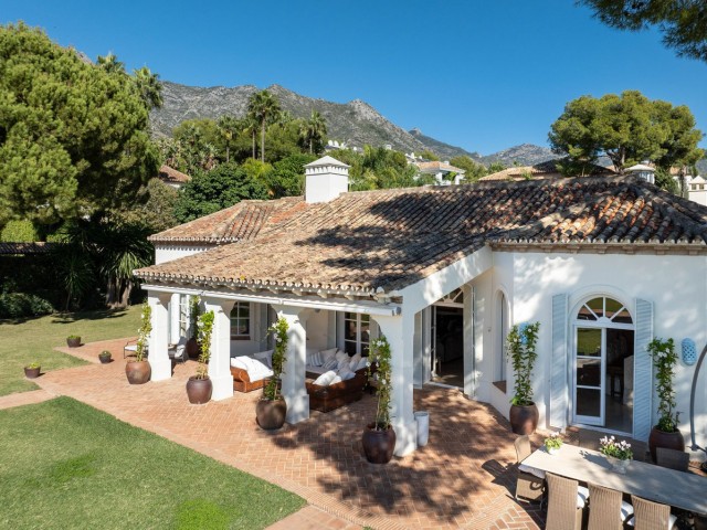 Villa avec 5 Chambres  à Marbella