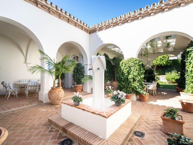 Villa avec 5 Chambres  à Marbella