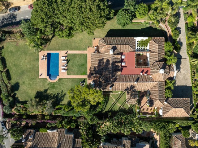 Villa avec 5 Chambres  à Marbella